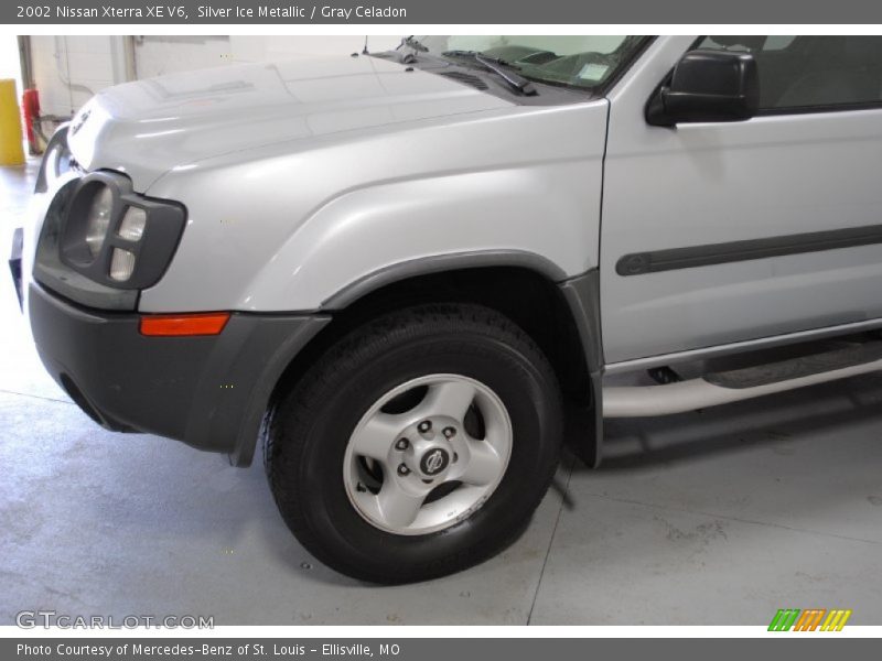 Silver Ice Metallic / Gray Celadon 2002 Nissan Xterra XE V6