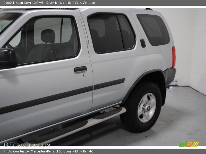 Silver Ice Metallic / Gray Celadon 2002 Nissan Xterra XE V6