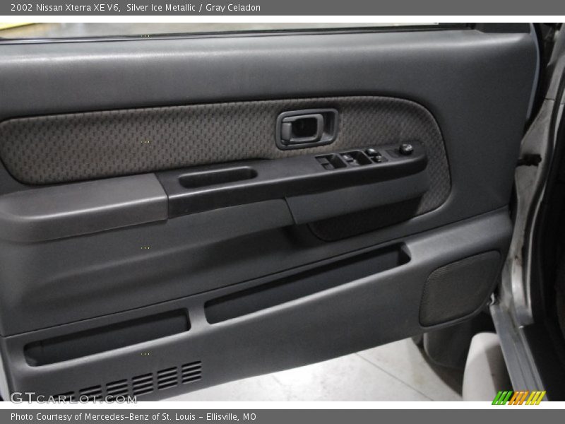 Silver Ice Metallic / Gray Celadon 2002 Nissan Xterra XE V6
