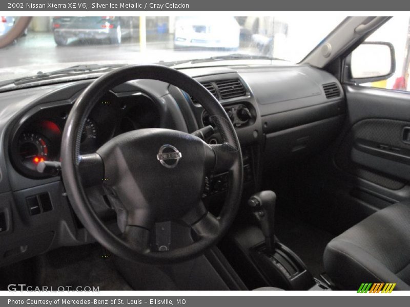 Silver Ice Metallic / Gray Celadon 2002 Nissan Xterra XE V6