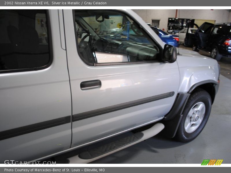 Silver Ice Metallic / Gray Celadon 2002 Nissan Xterra XE V6