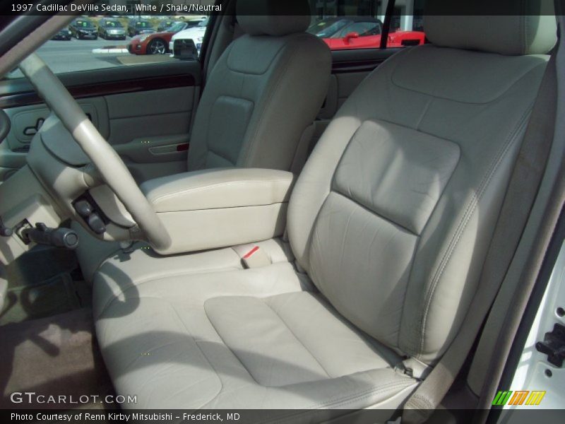 White / Shale/Neutral 1997 Cadillac DeVille Sedan