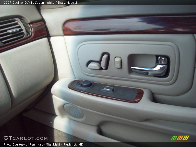 White / Shale/Neutral 1997 Cadillac DeVille Sedan