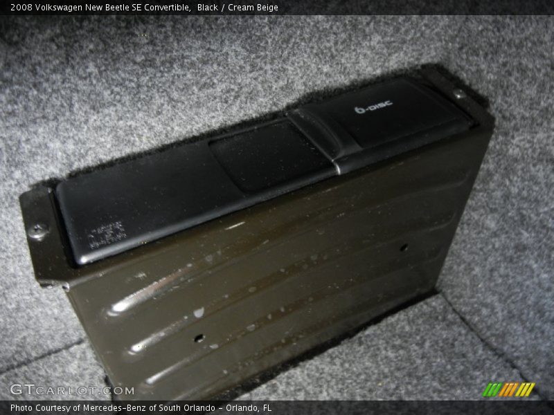 Black / Cream Beige 2008 Volkswagen New Beetle SE Convertible