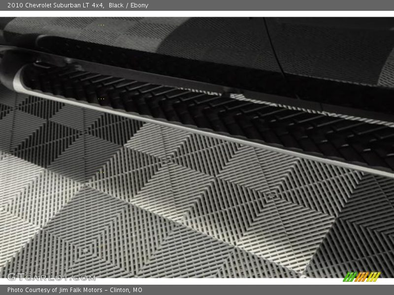 Black / Ebony 2010 Chevrolet Suburban LT 4x4