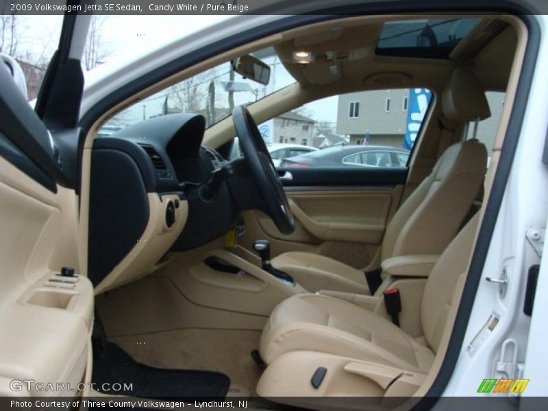 Candy White / Pure Beige 2009 Volkswagen Jetta SE Sedan