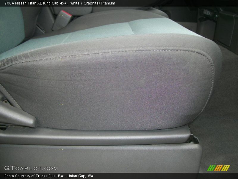 White / Graphite/Titanium 2004 Nissan Titan XE King Cab 4x4