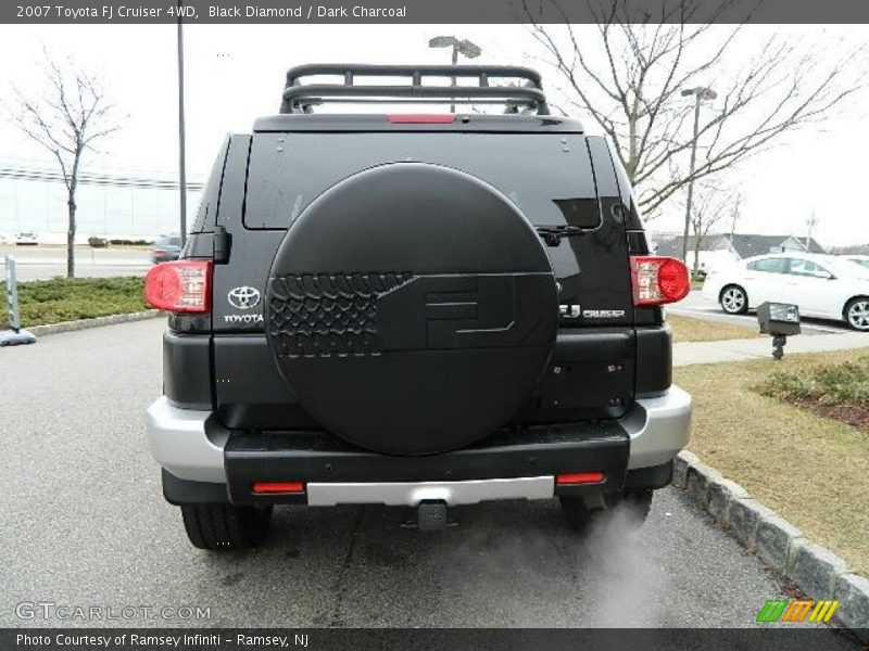 Black Diamond / Dark Charcoal 2007 Toyota FJ Cruiser 4WD