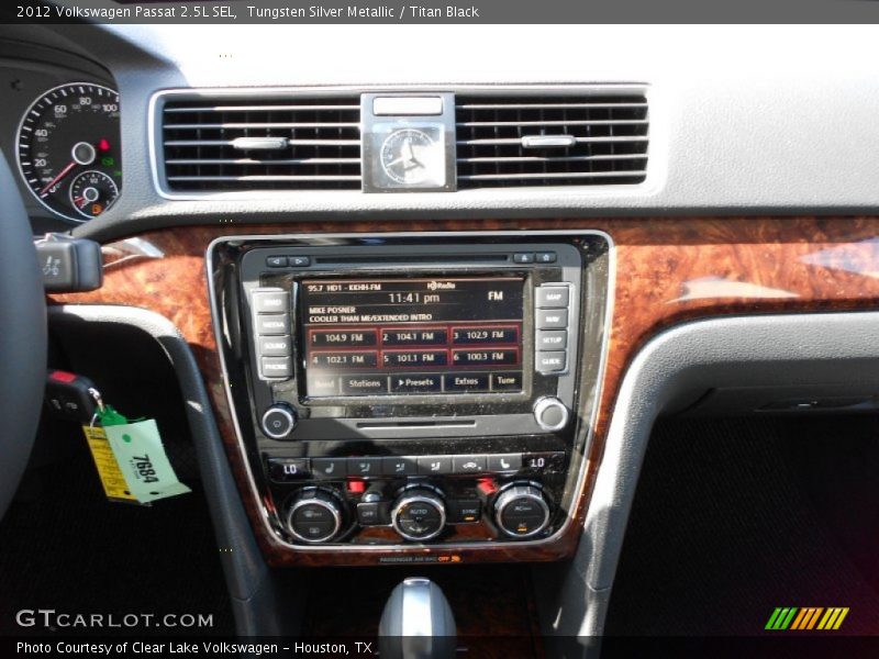 Tungsten Silver Metallic / Titan Black 2012 Volkswagen Passat 2.5L SEL