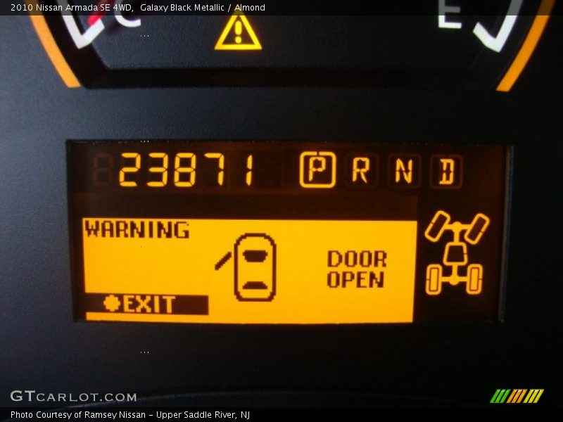 Galaxy Black Metallic / Almond 2010 Nissan Armada SE 4WD