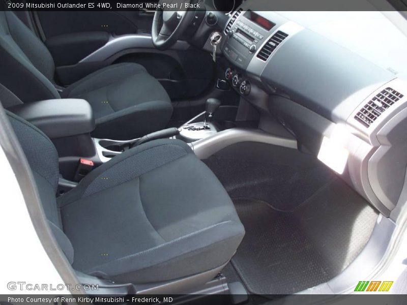 Diamond White Pearl / Black 2009 Mitsubishi Outlander ES 4WD