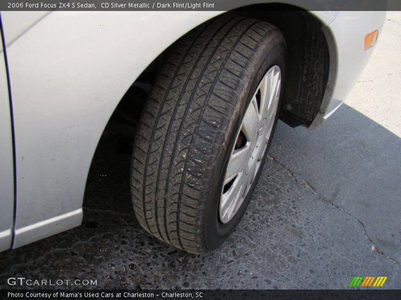 CD Silver Metallic / Dark Flint/Light Flint 2006 Ford Focus ZX4 S Sedan