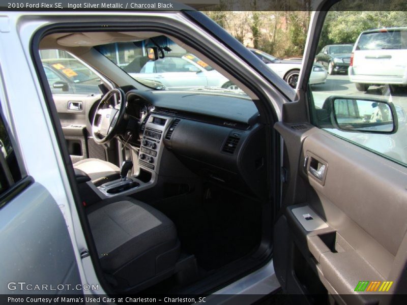 Ingot Silver Metallic / Charcoal Black 2010 Ford Flex SE