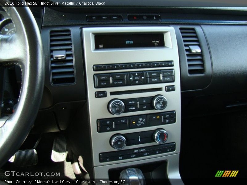 Ingot Silver Metallic / Charcoal Black 2010 Ford Flex SE