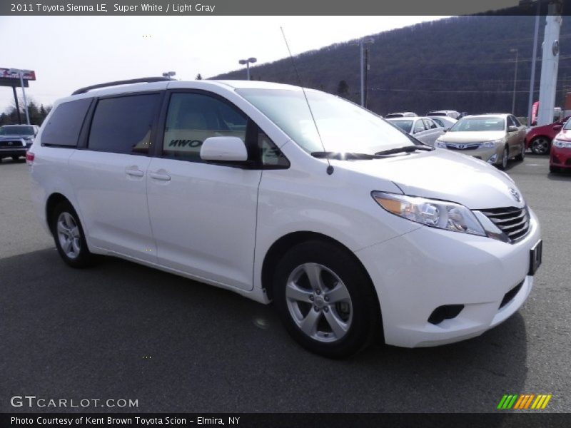 Super White / Light Gray 2011 Toyota Sienna LE