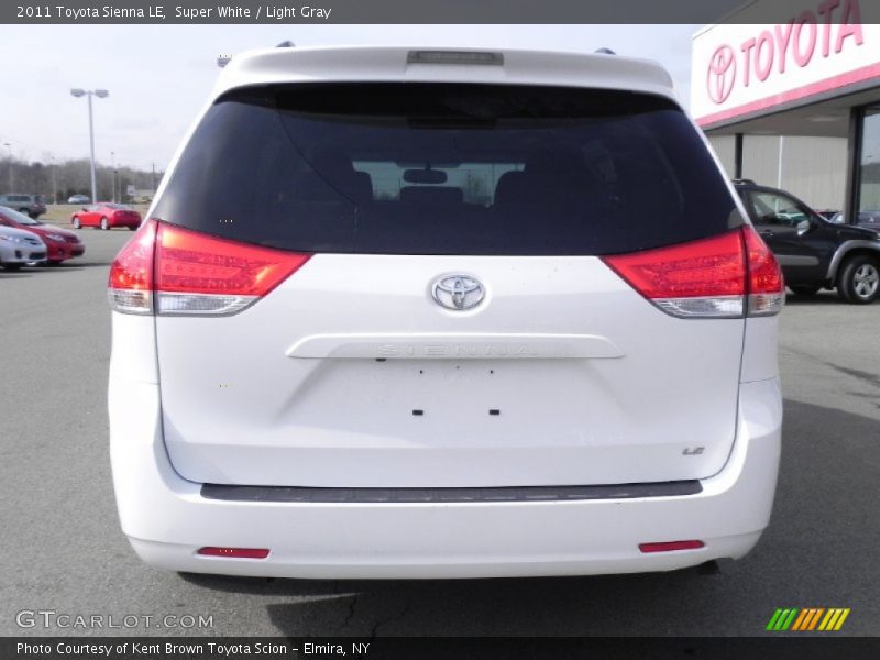Super White / Light Gray 2011 Toyota Sienna LE