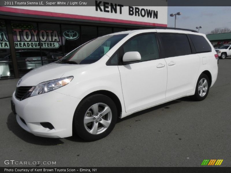 Super White / Light Gray 2011 Toyota Sienna LE