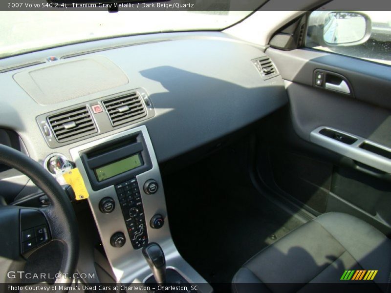 Titanium Gray Metallic / Dark Beige/Quartz 2007 Volvo S40 2.4i