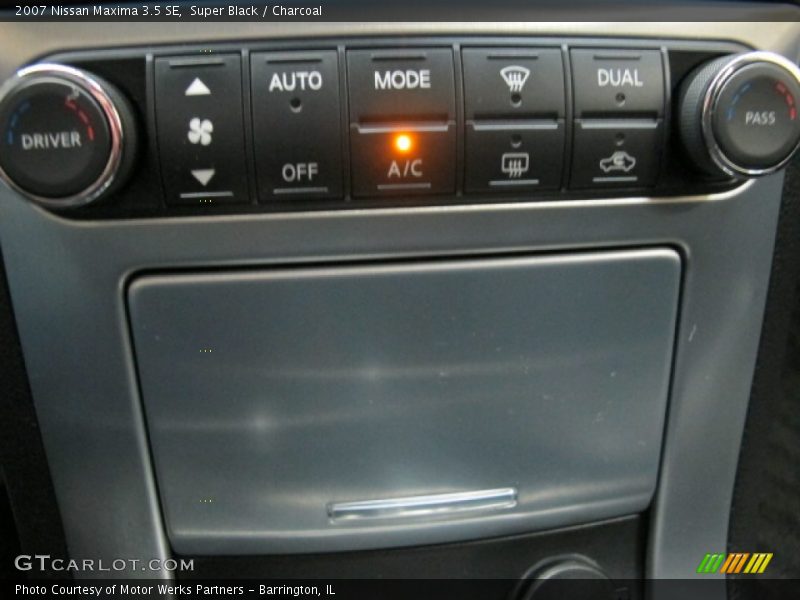 Super Black / Charcoal 2007 Nissan Maxima 3.5 SE