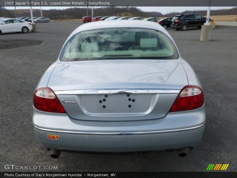 Liquid Silver Metallic / Ivory/Mocha 2007 Jaguar S-Type 3.0