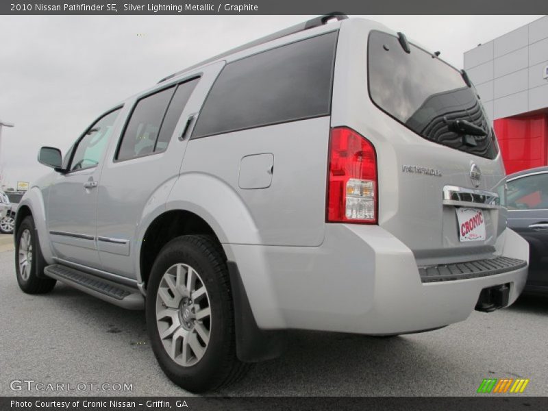 Silver Lightning Metallic / Graphite 2010 Nissan Pathfinder SE