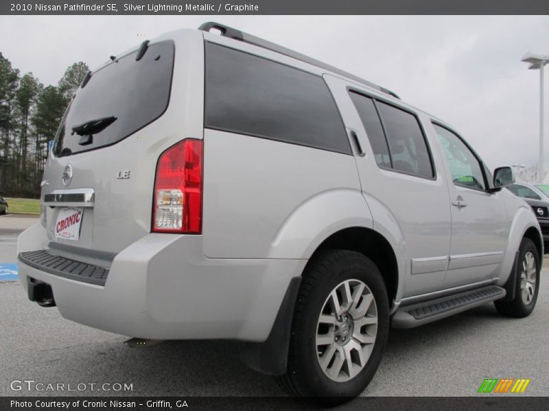 Silver Lightning Metallic / Graphite 2010 Nissan Pathfinder SE