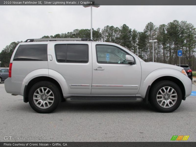 Silver Lightning Metallic / Graphite 2010 Nissan Pathfinder SE
