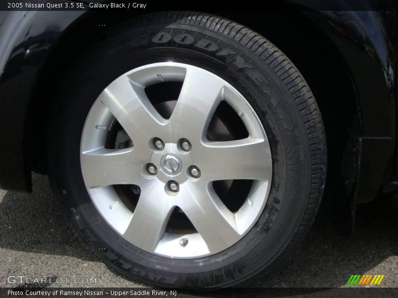 Galaxy Black / Gray 2005 Nissan Quest 3.5 SE