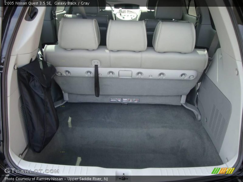 Galaxy Black / Gray 2005 Nissan Quest 3.5 SE