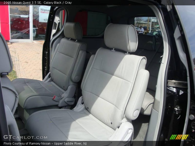 Galaxy Black / Gray 2005 Nissan Quest 3.5 SE