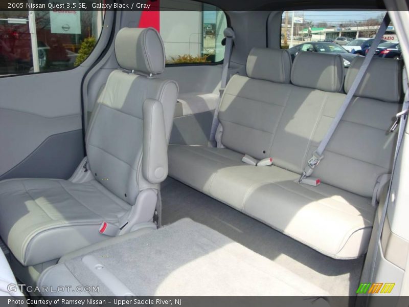 Galaxy Black / Gray 2005 Nissan Quest 3.5 SE