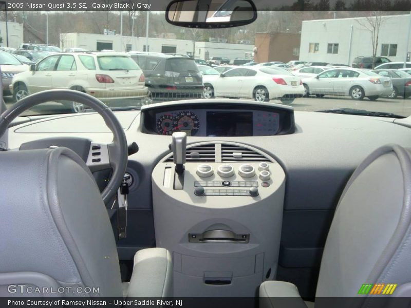 Galaxy Black / Gray 2005 Nissan Quest 3.5 SE