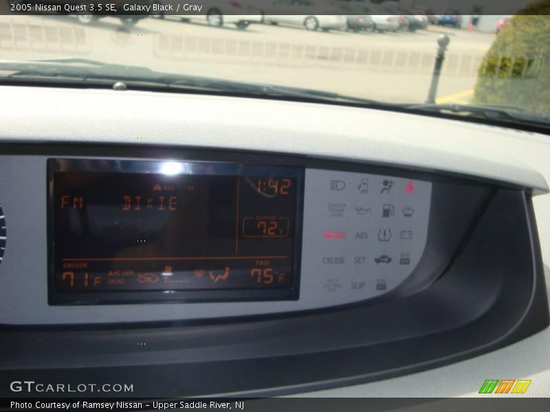Galaxy Black / Gray 2005 Nissan Quest 3.5 SE