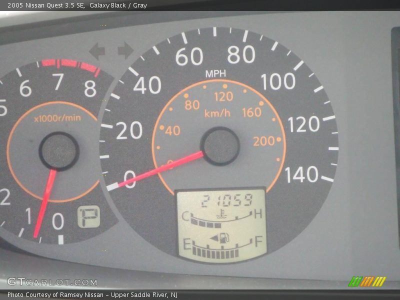 Galaxy Black / Gray 2005 Nissan Quest 3.5 SE