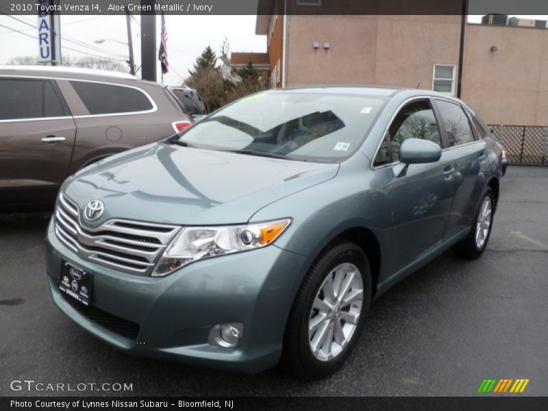Aloe Green Metallic / Ivory 2010 Toyota Venza I4
