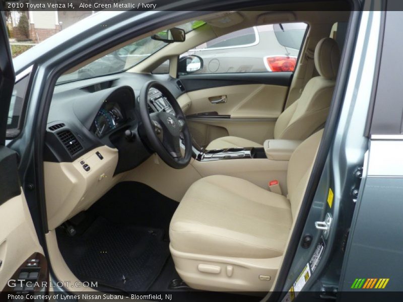 Aloe Green Metallic / Ivory 2010 Toyota Venza I4