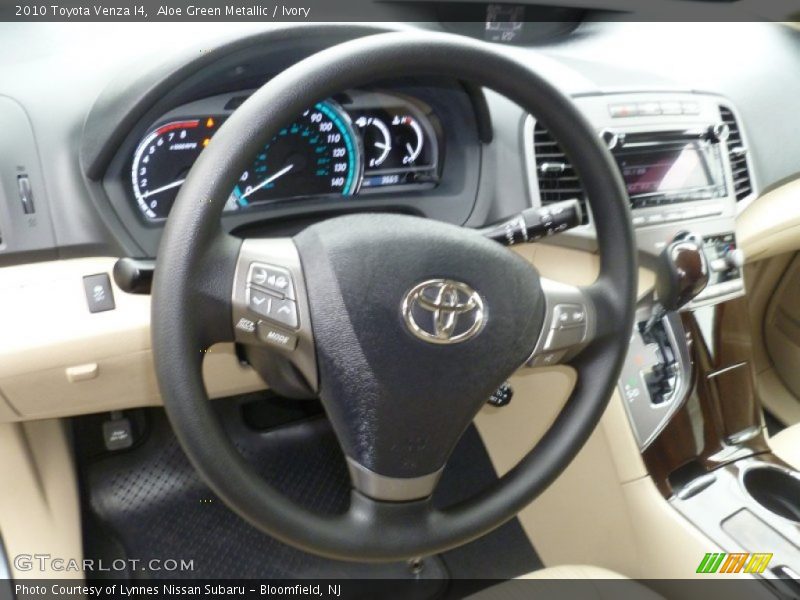 Aloe Green Metallic / Ivory 2010 Toyota Venza I4