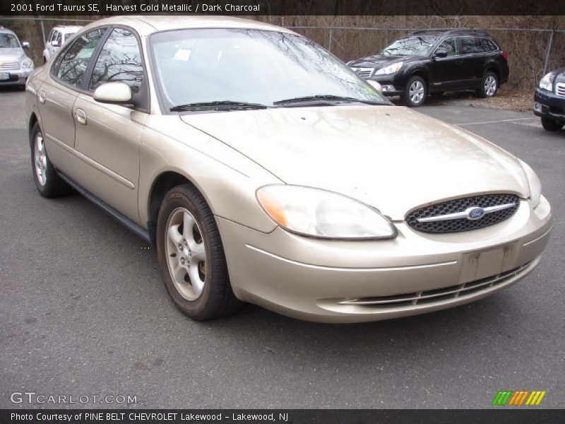Front 3/4 View of 2001 Taurus SE