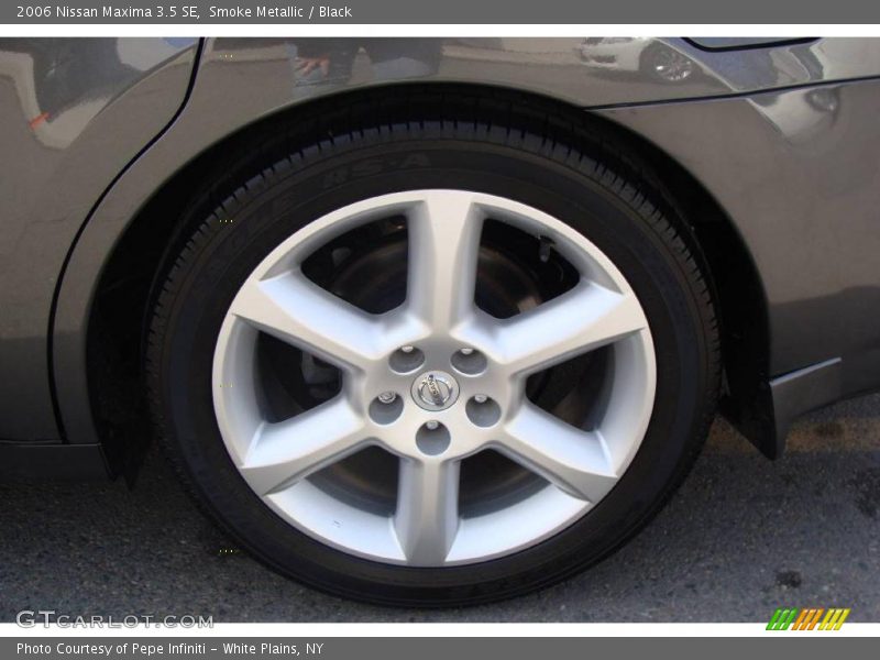 Smoke Metallic / Black 2006 Nissan Maxima 3.5 SE