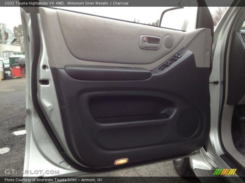 Millenium Silver Metallic / Charcoal 2003 Toyota Highlander V6 4WD