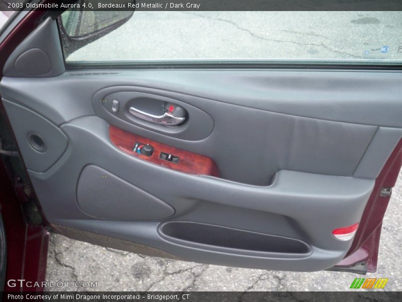 Bordeaux Red Metallic / Dark Gray 2003 Oldsmobile Aurora 4.0