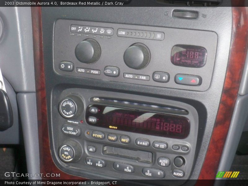 Bordeaux Red Metallic / Dark Gray 2003 Oldsmobile Aurora 4.0
