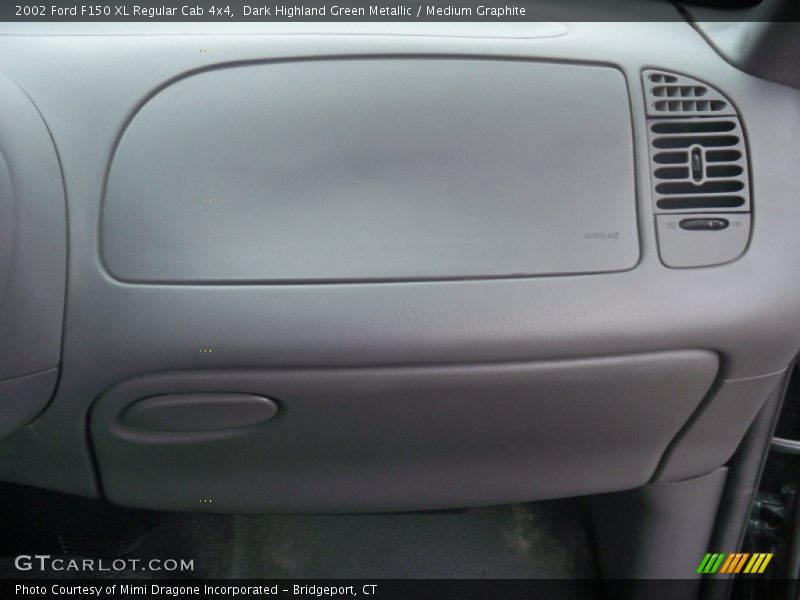 Dark Highland Green Metallic / Medium Graphite 2002 Ford F150 XL Regular Cab 4x4