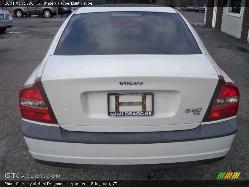 White / Taupe/Light Taupe 2001 Volvo S80 T6