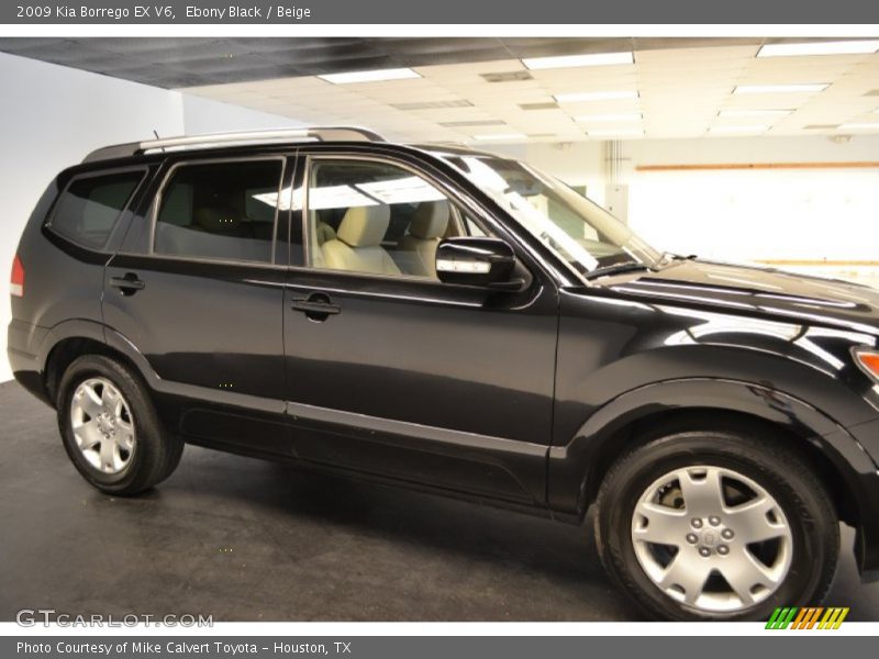 Ebony Black / Beige 2009 Kia Borrego EX V6