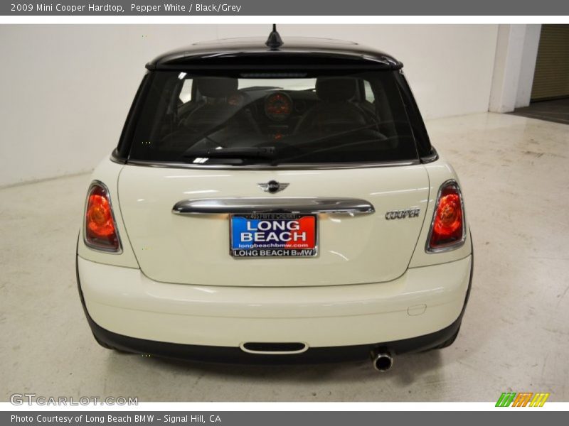 Pepper White / Black/Grey 2009 Mini Cooper Hardtop