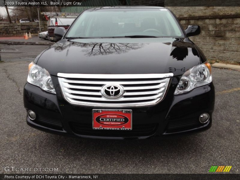 Black / Light Gray 2009 Toyota Avalon XLS