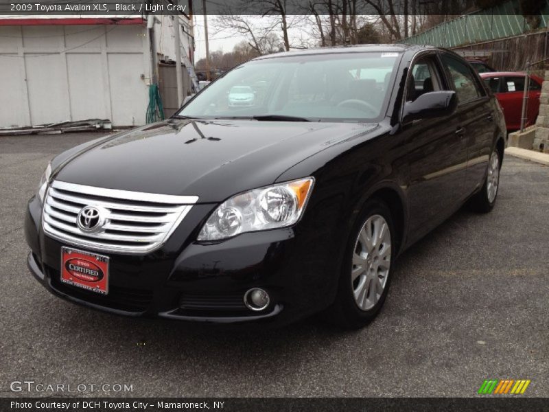 Black / Light Gray 2009 Toyota Avalon XLS