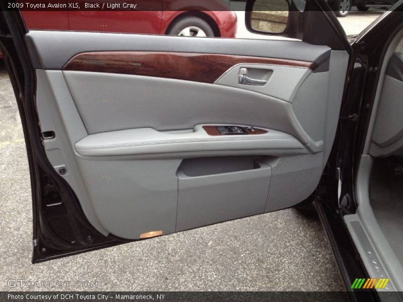 Black / Light Gray 2009 Toyota Avalon XLS