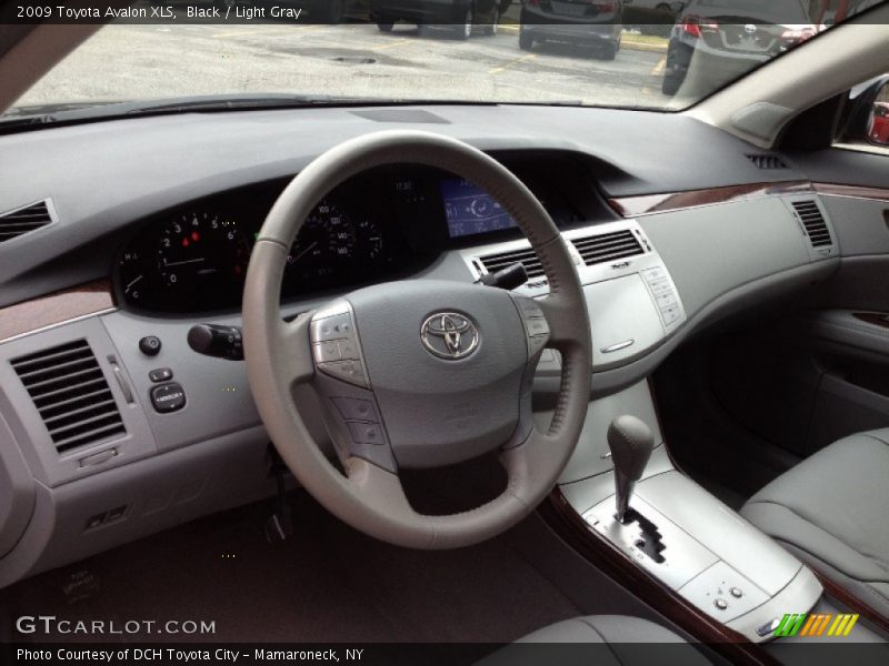 Black / Light Gray 2009 Toyota Avalon XLS